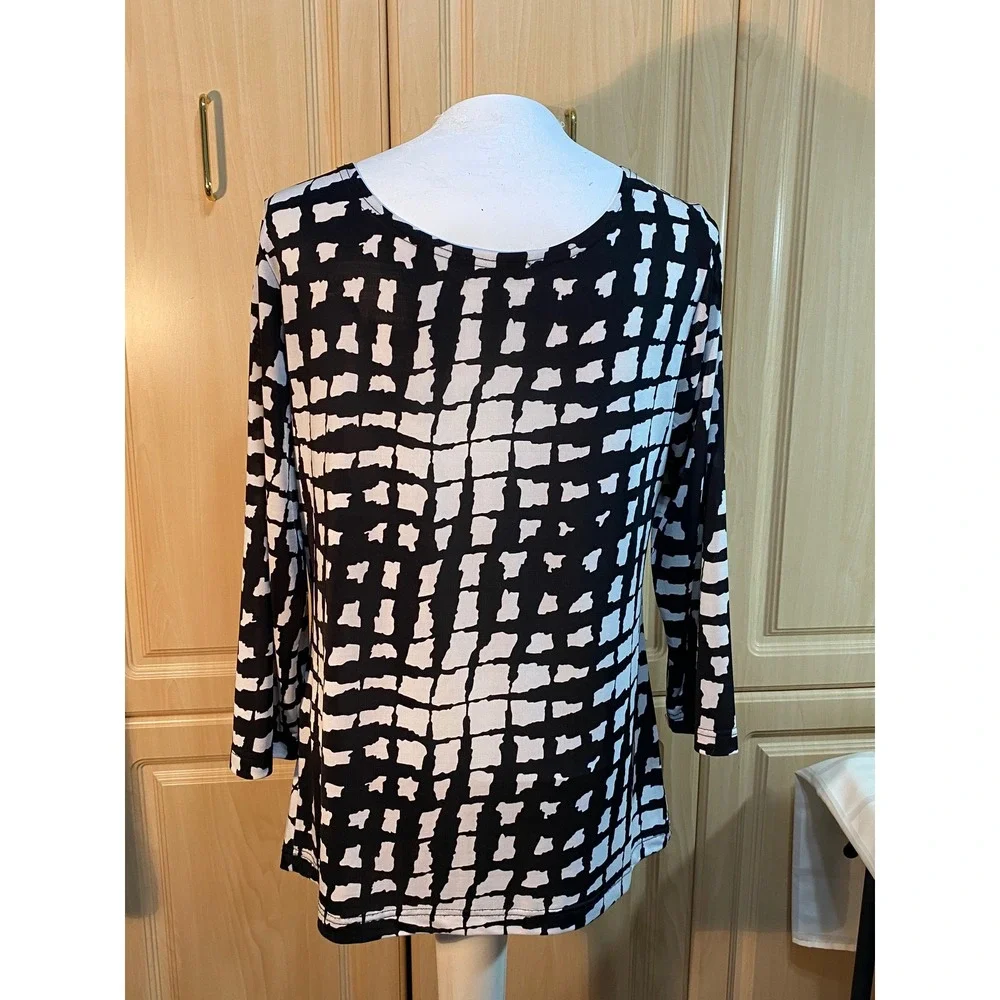 Max & Rina Boho Chic Top Ruffle Accent Abstract 24/7 Rhinestone Detail Size L - Picture 5 of 15
